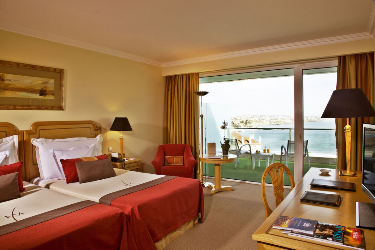 Most of the rooms and suites at Hotel Miragem benefit from sea views and balconies