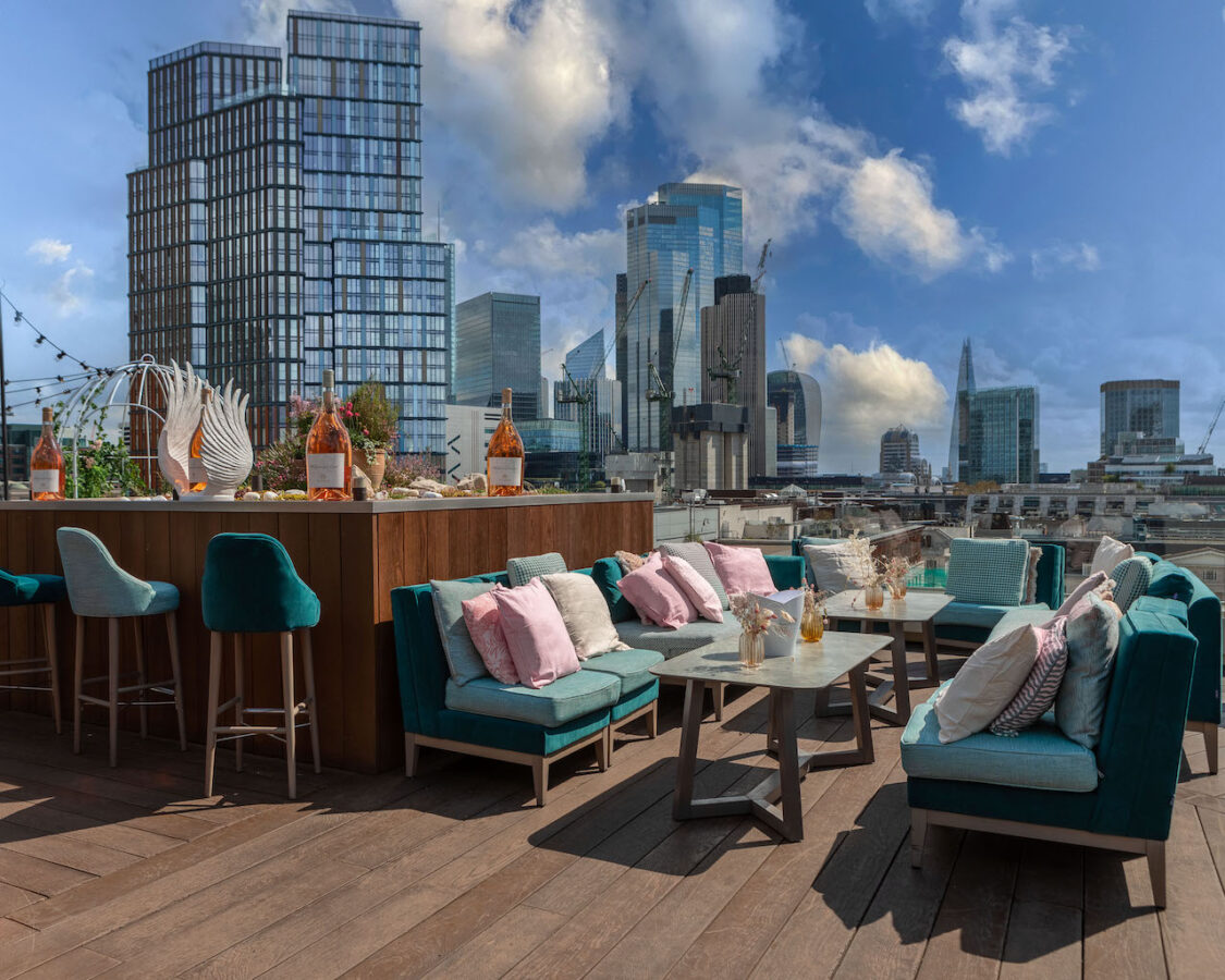 Aviary's Rooftop is the perfect place to enjoy their new bottomless brunch!