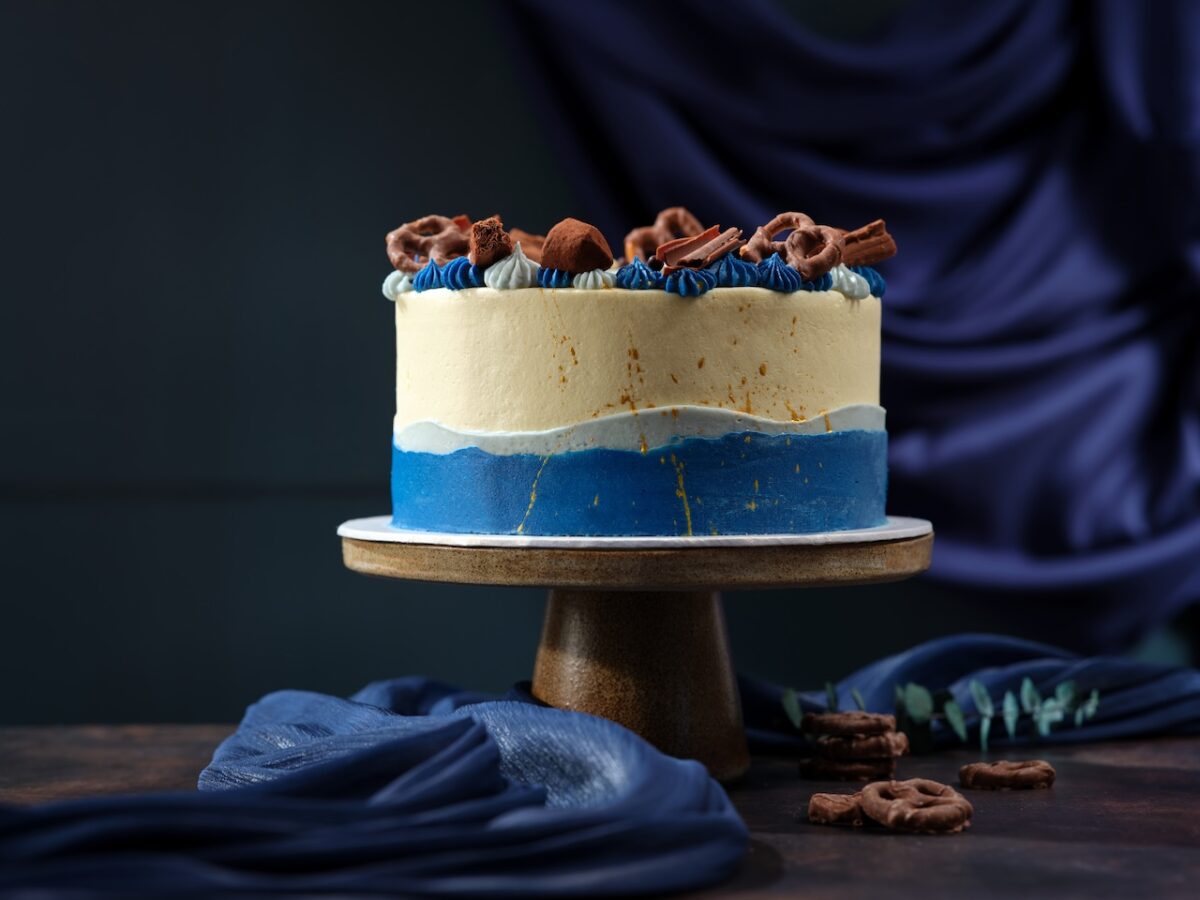 Father's Day treats from Lola's Cupcakes start from only £17.70!