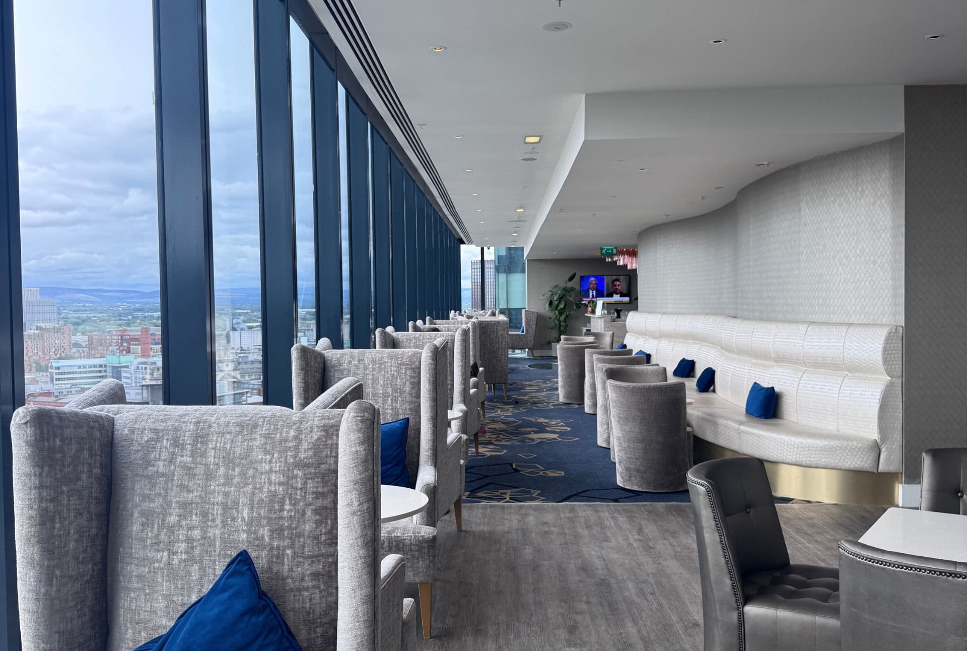 The executive lounge doubles up as a brilliant co-working space through the day