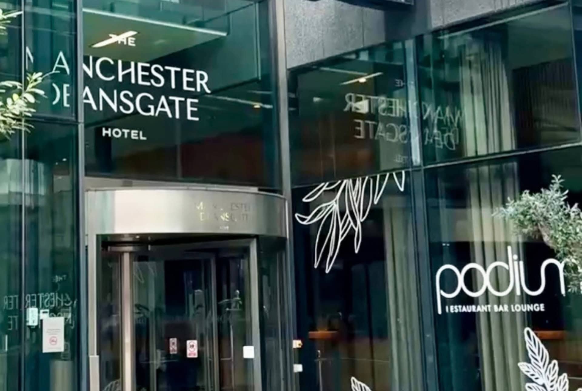 The Manchester Deansgate Hotel is in an excellent location