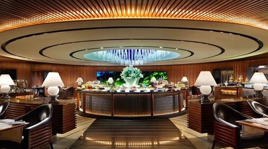 Luxe Bible Reviews The Manhattan Bar at the Regent Hotel, Singapore