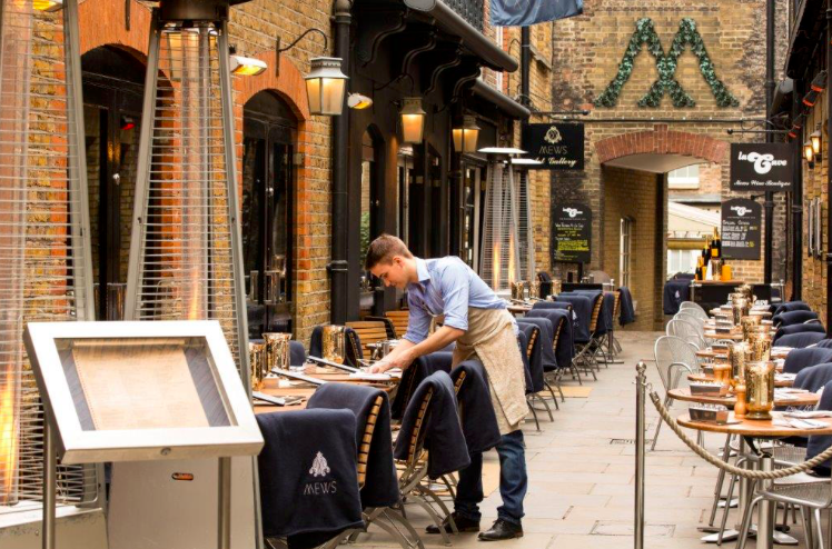 Luxe Bible Reviews Mews of Mayfair: Courtyard