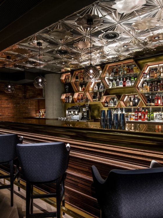 Luxe Bible Loves The Curio Collection Lincoln Plaza London: Jack Speak Bar