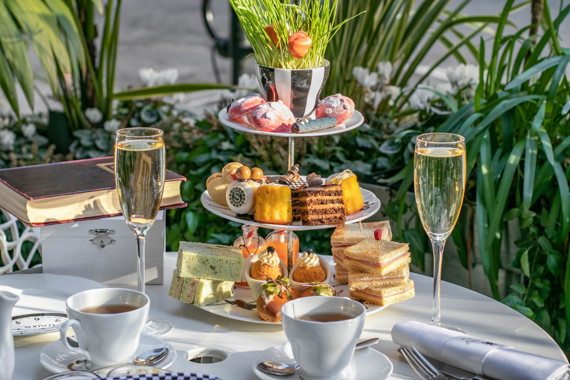 The Luxe Bible List of Where to Treat Mum this Mother's Day: Mad Hatter's Afternoon Tea at Sanderson London