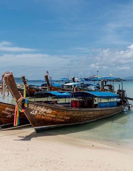 8 Must Do's on the Thai Party Paradise Island of Koh Phi Phi: Longtail Boats on Koh Phi Phi