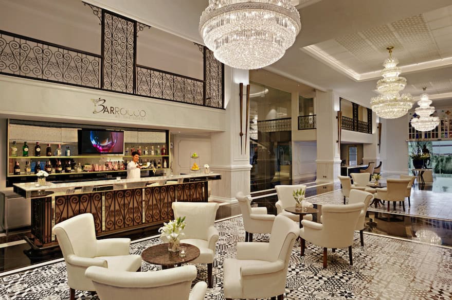 Thai Luxury - The Brand New Movenpick Myth Hotel Patong: Bar Rocco, Foyet