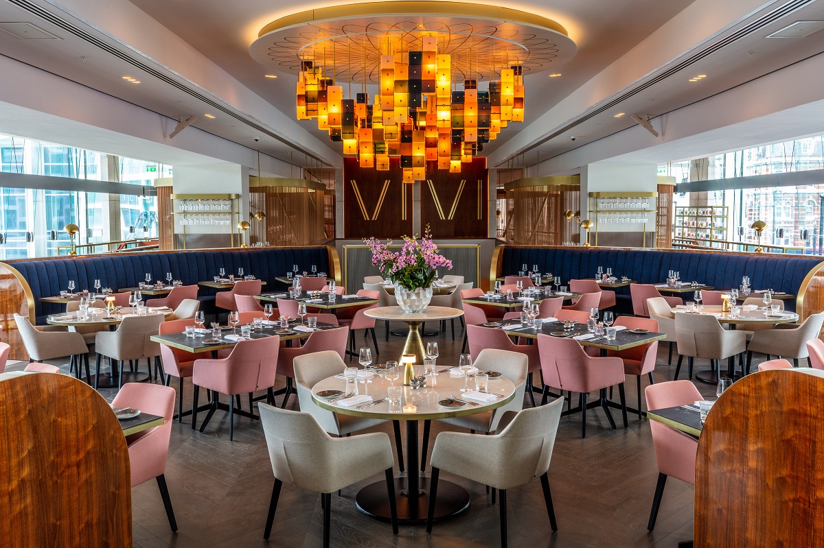 OMG, OTT & SATC all Rolled into One - VIVI Restaurant, Centre Point: Interior with Stunning Chandelier by Vibeke Fonnesberg Schmidt