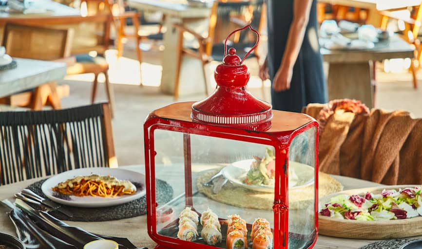 SantAnna Mykonos - For a Luxurious Beach Club Experience (Photo Credit: Pavlos Tsokounogloua)