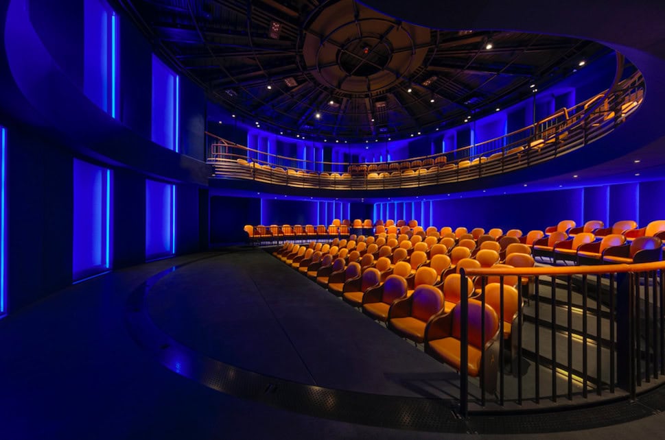 A Real Show Stopper - The New Boulevard Theatre & Restaurant, Soho - The Circular Interactive Playhouse