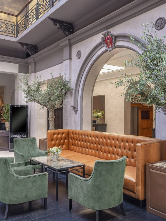 Enjoy A Royal UK Getaway at Oatlands Park Hotel: Hotel Lobby