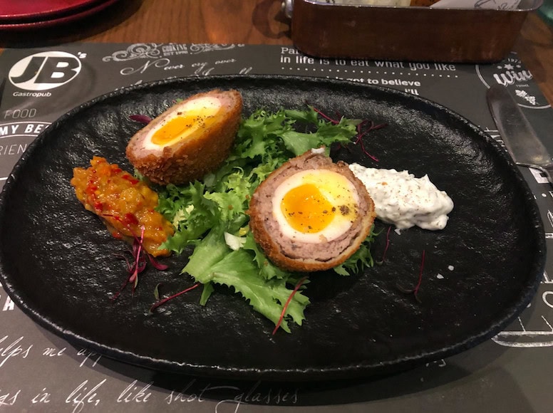 Five Star Luxury - The Amwaj Rotana JBR, Dubai: Delicious food at JB's Gastropub