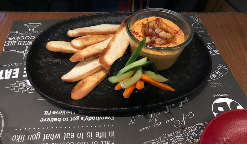 JB's Gastropub at the Amwaj Rotana JBR: Red pepper hummus starter