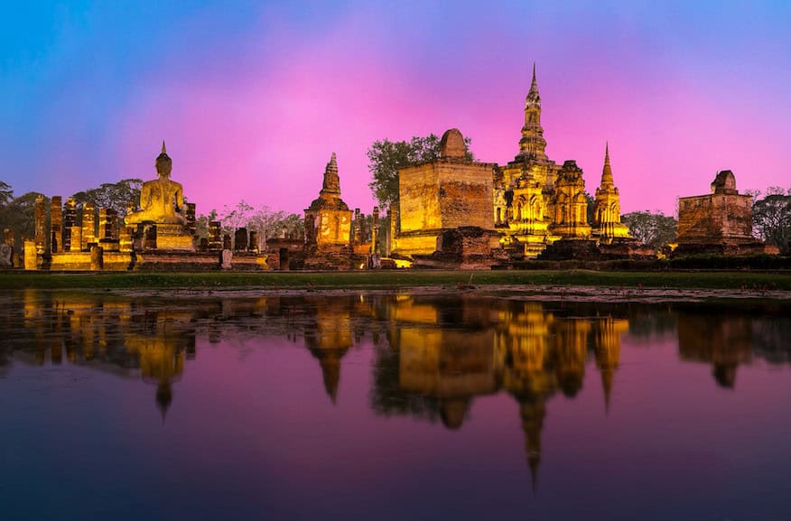 8 Travel Series to Take You Around the World (Without Moving from the Sofa) Thailand (Photo Credit: Sasin Tipchai, Pixabay)