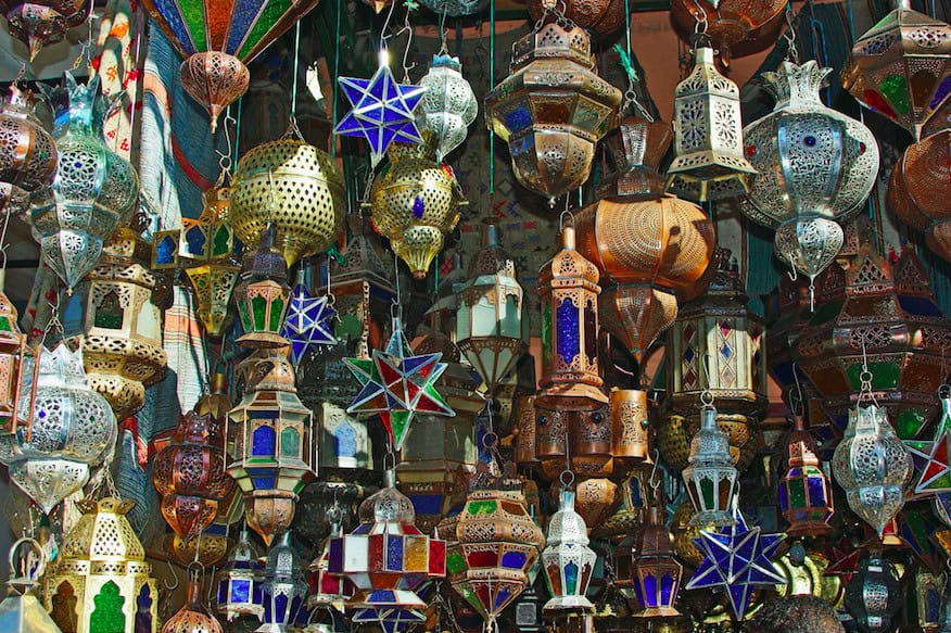 8 Travel Series to Take You Around the World (Without Moving from the Sofa) Medellin, Marrakech (Photo Credit: DESALB, Pixabay)