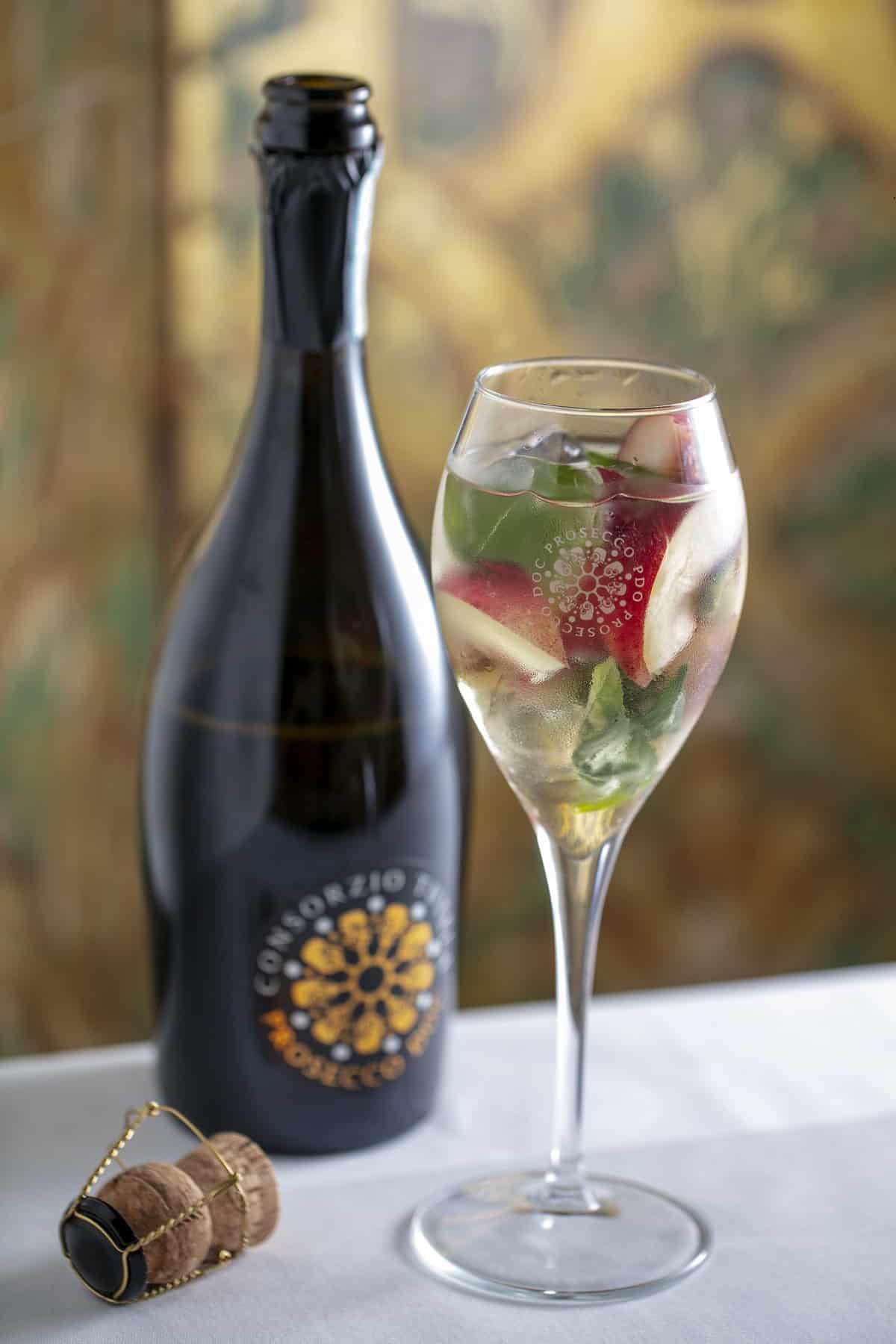 5 Cocktails to Drink on National Prosecco Day 2020: The Peach Bellini