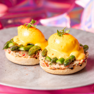 Frosé Royal Brunch at W London - Bottomless froses and epic DJ sets every Sat and Sun 1pm - 5.30pm Eggs Benedict
