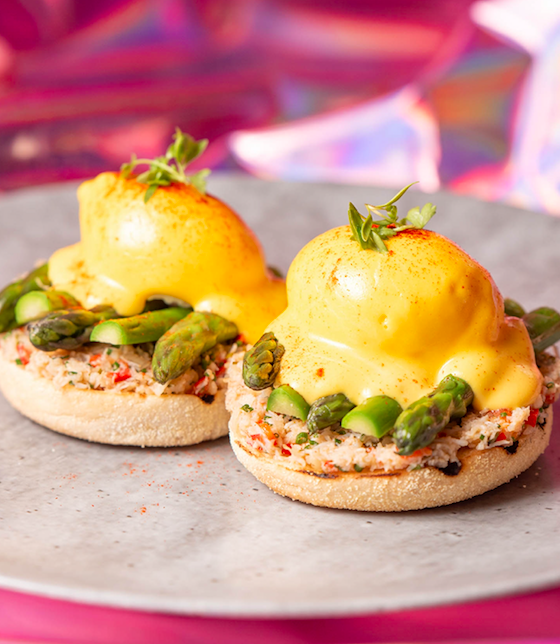 Frosé Royal Brunch at W London - Bottomless froses and epic DJ sets every Sat and Sun 1pm - 5.30pm Eggs Benedict