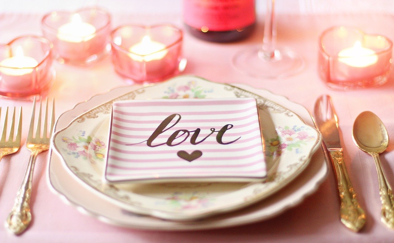 Valentine's Dinner Image (Image by Terri Cnudde from Pixabay)