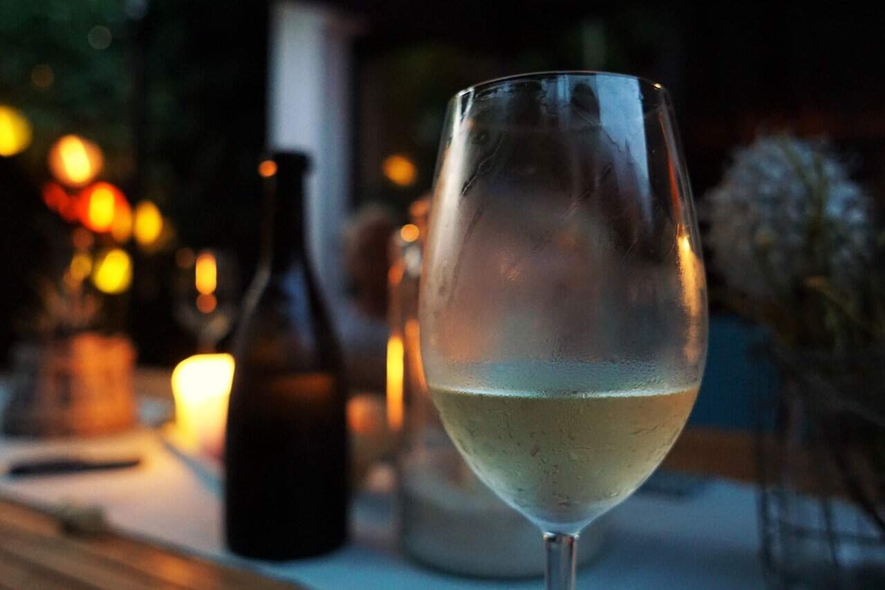 Cheers! Aidy & Helena's Easter Drinks Guide - Think complex white burgundies, white Rioja and bold Californians (Photo Credit: Felix Wolf Pixabay)