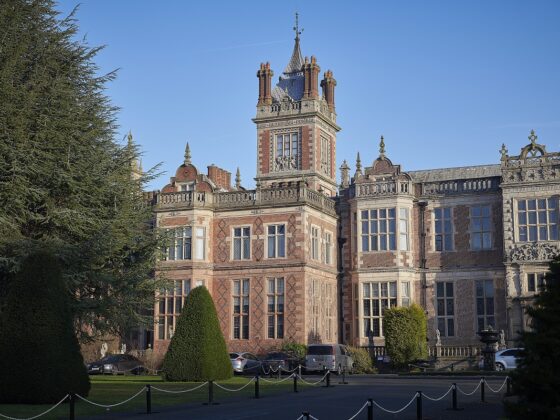 Crewe Hall is a 17th Century former mansion house nestled among 8 acres of glorious greenery