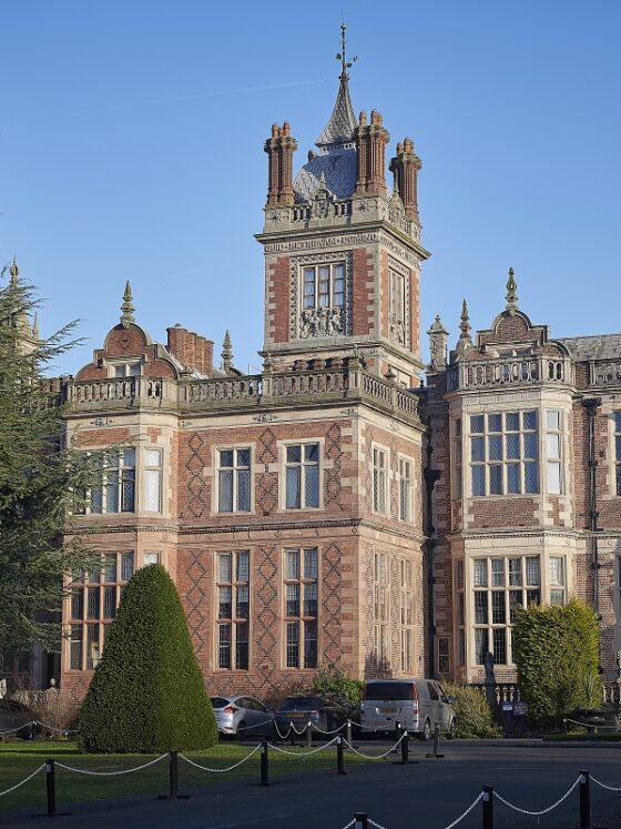 Crewe Hall is a 17th Century former mansion house nestled among 8 acres of glorious greenery