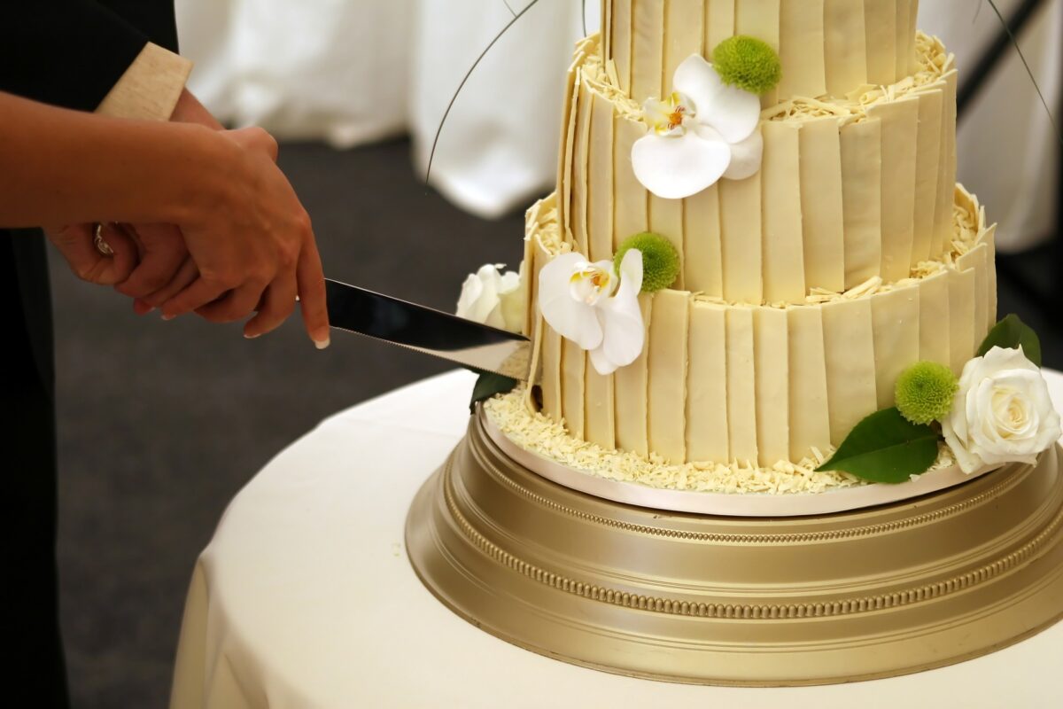 You'll want the food at your wedding to make a lasting impression! Image by <a href="https://pixabay.com/users/shutterbug75-2077322/?utm_source=link-attribution&utm_medium=referral&utm_campaign=image&utm_content=1238441">Shutterbug75</a> from <a href="https://pixabay.com/?utm_source=link-attribution&utm_medium=referral&utm_campaign=image&utm_content=1238441">Pixabay</a>