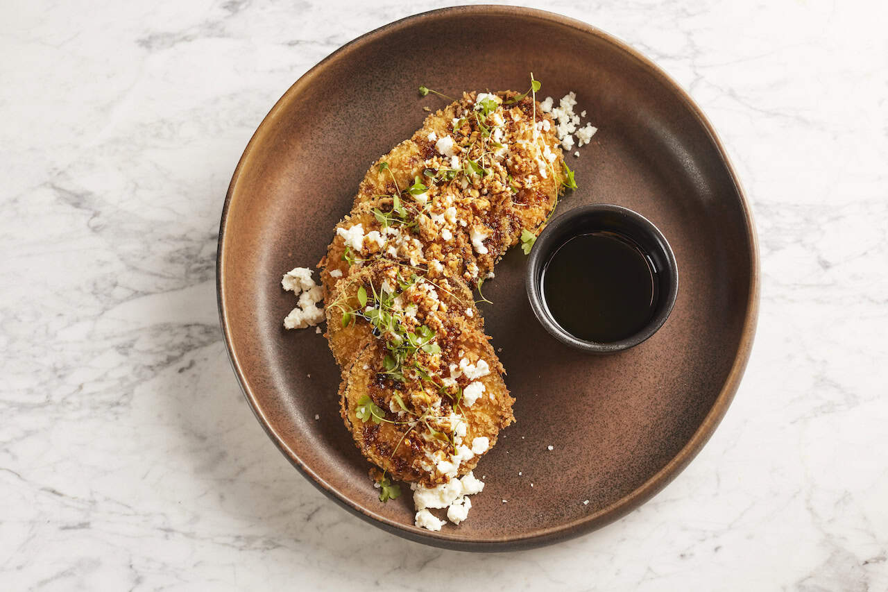 Berenjenas Crunjientes con Miel y Feta (£14)