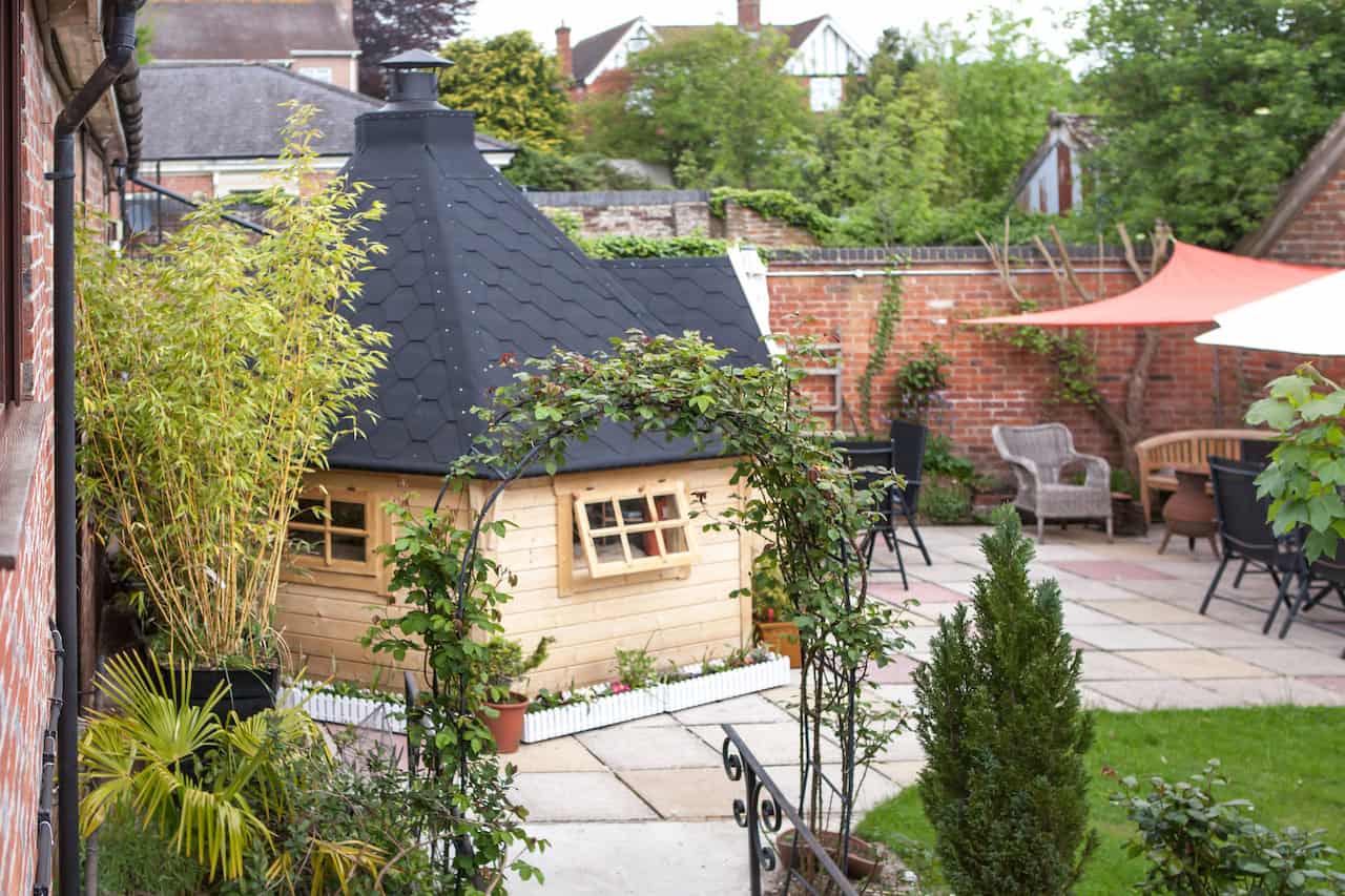 La Fosse's BBQ Hut in Garden