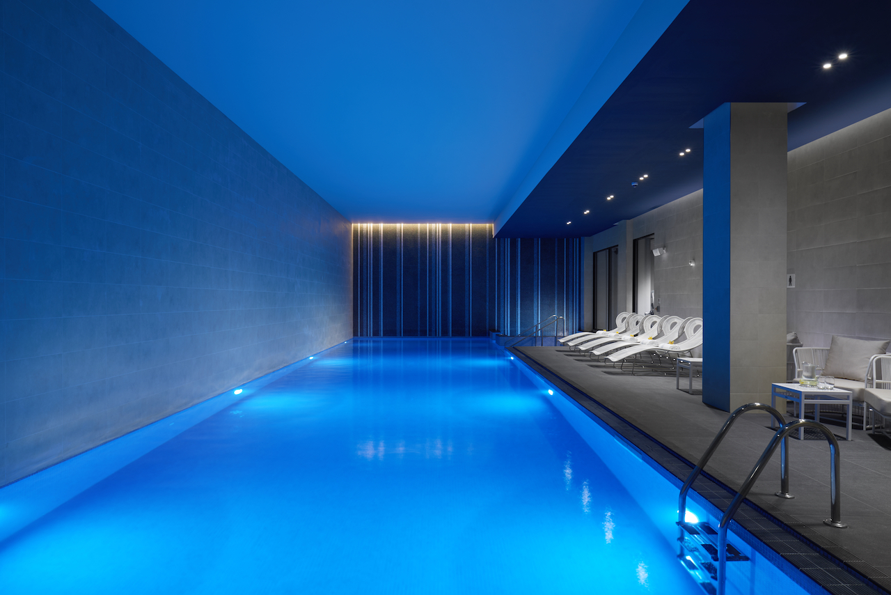 Enjoy the 17 metre swimming pool and spa when you stay at Hilton Bankside