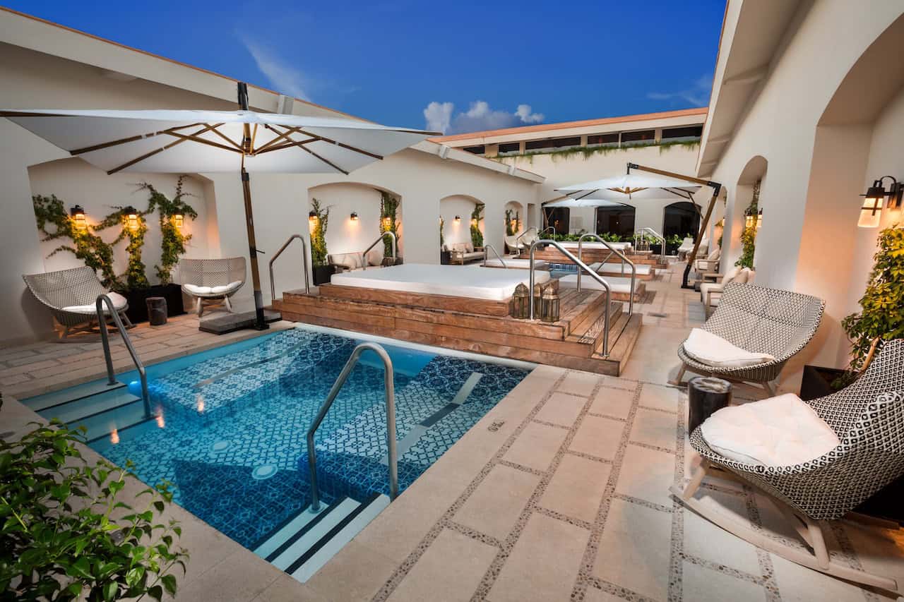 UNICO 20°87° Esencia Wellness Spa Shared Hydrotherapy pools