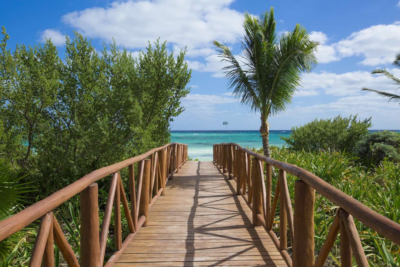 Walkway to the beach from the pool area at UNICO 20°87°