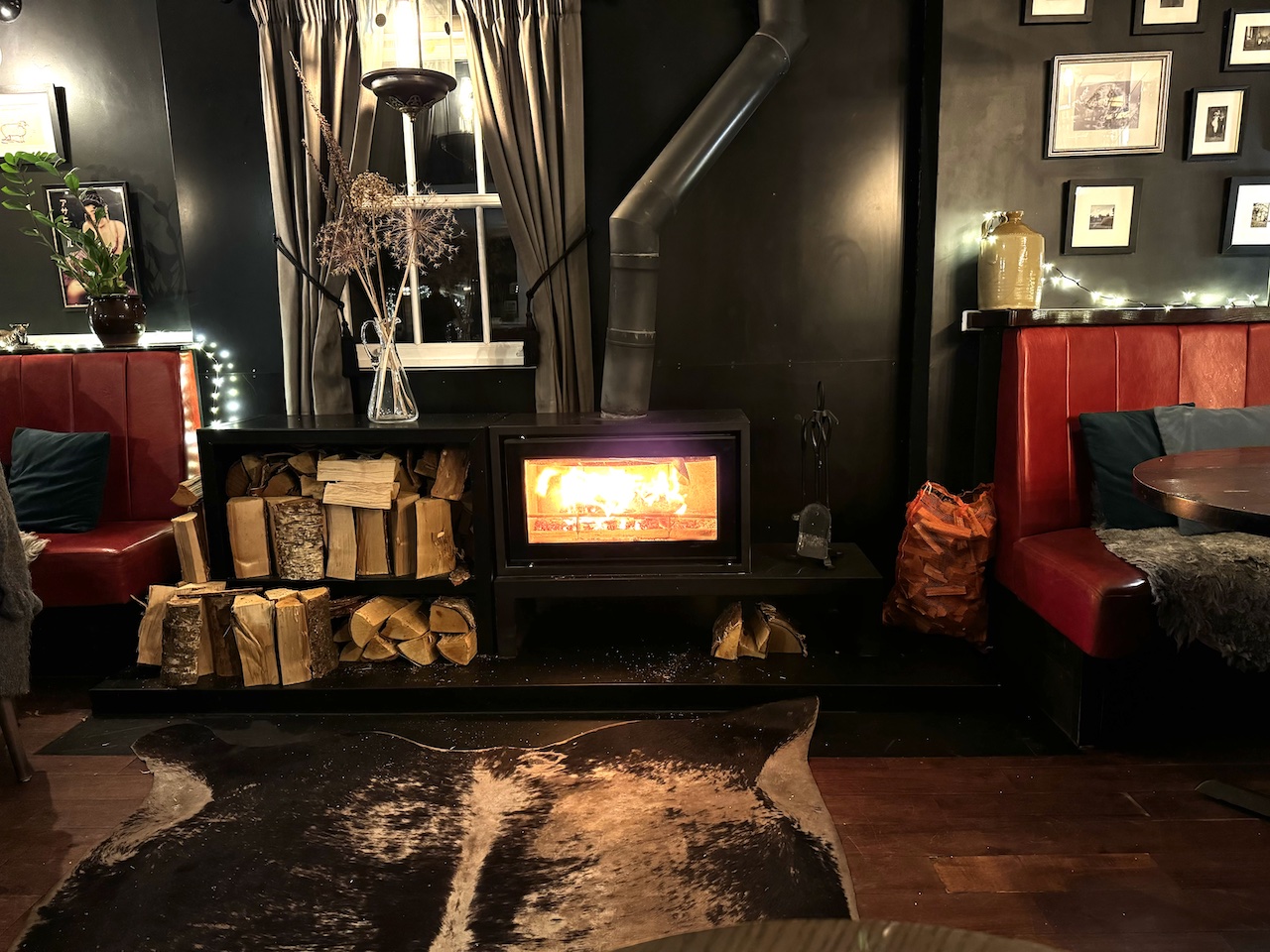 The roaring fire that gives The Black Bull its cosy vibes!