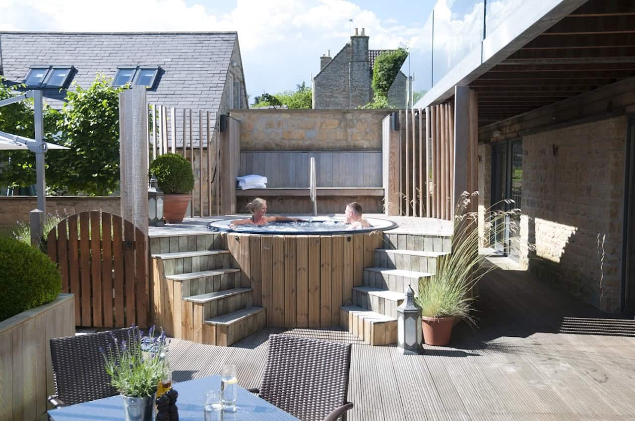 The Feversham Arms Hotel & Verbena Spa features full spa facilities, outdoor heated pool and jacuzzi
