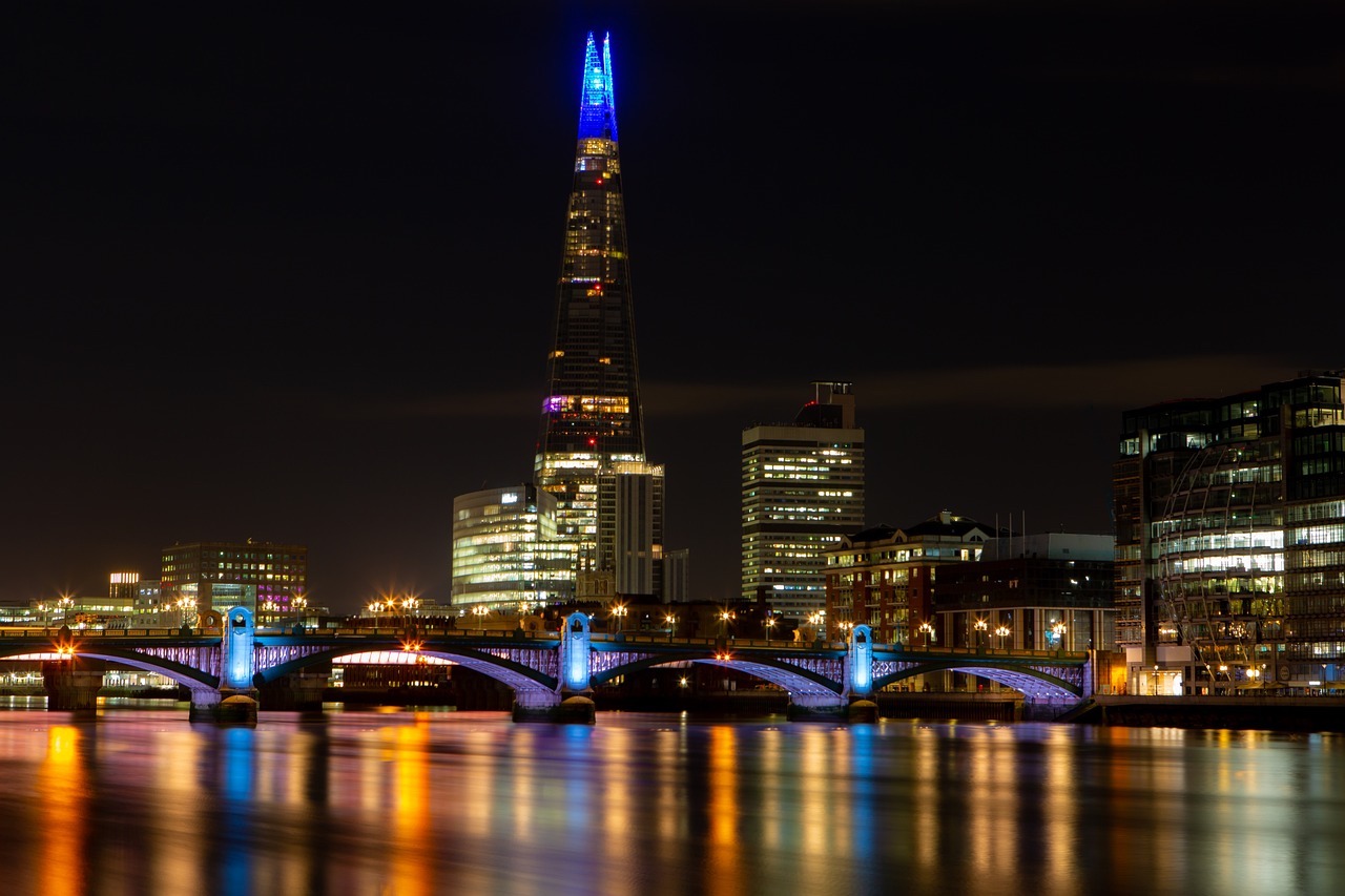 Luxury Travel: Where to Stay in London - The Shard (Pixabay: Image by Kev from Pixabay)