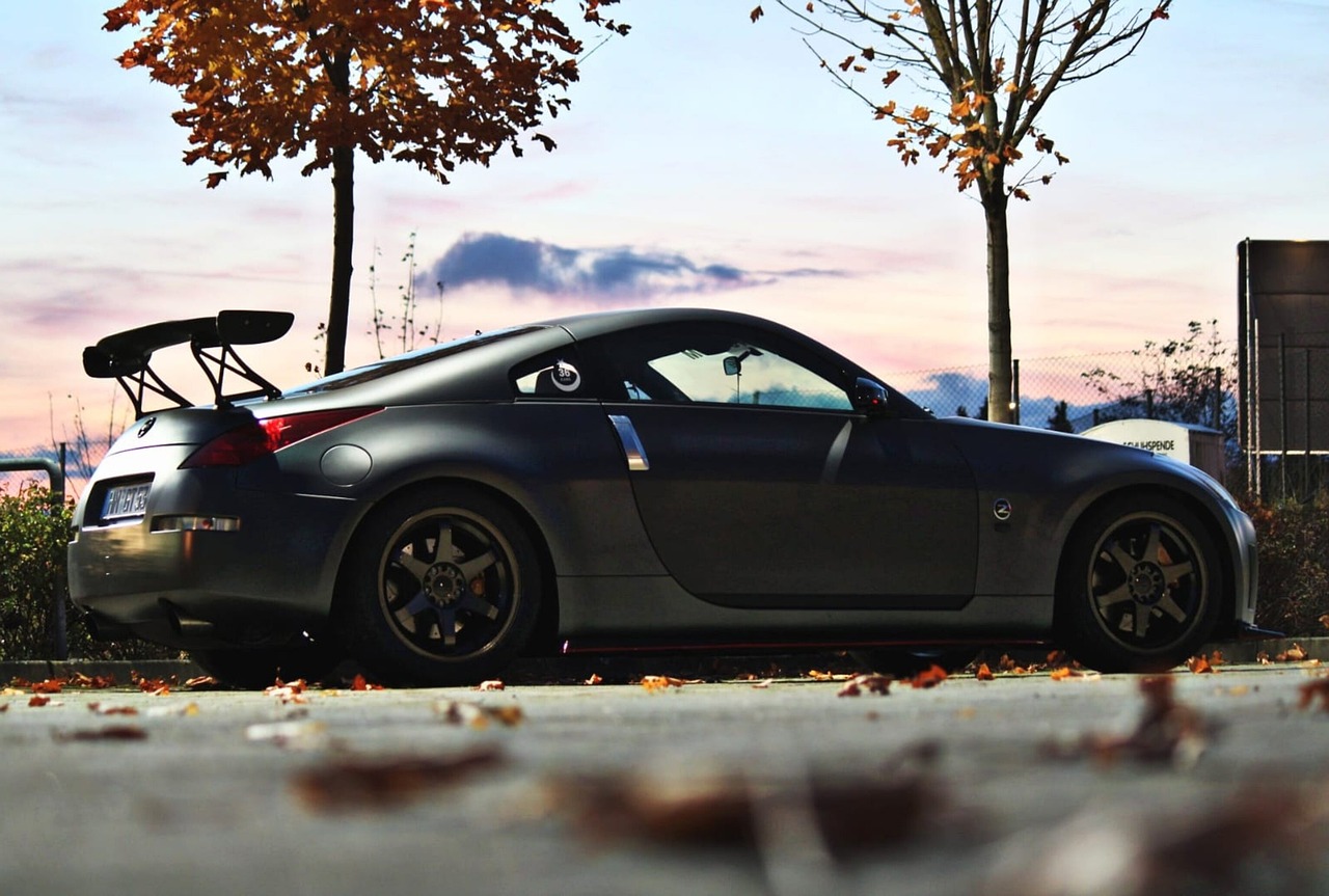 Nissan luxury car 350z