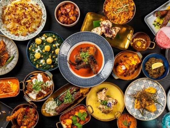 From their Sunday Feasts to Bottomless cocktail menus, Dakwala's curry is off the charts!