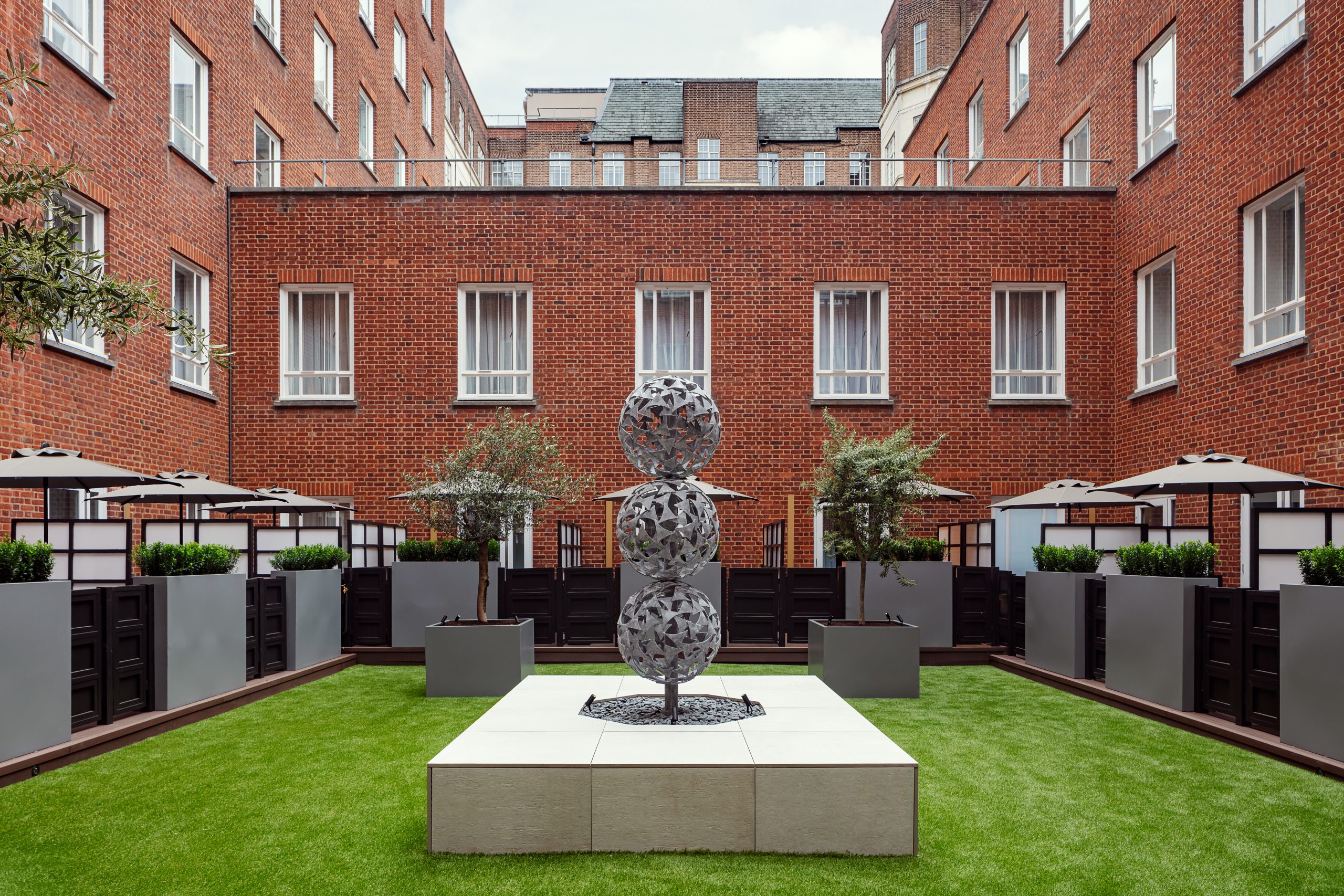 The Courtyard at London Marriott Hotel Grosvenor Square