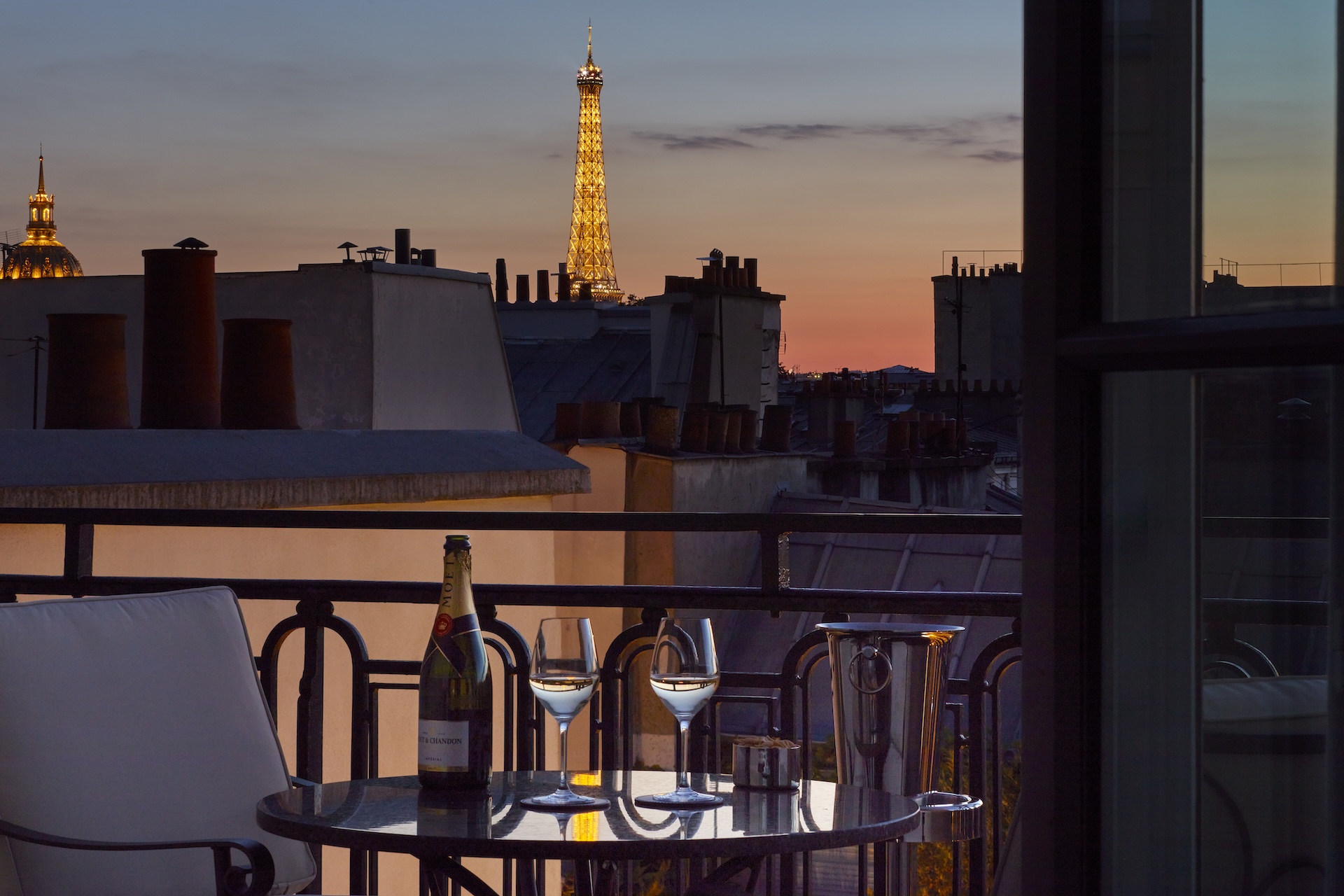 Some rooms benefit from views of The Eiffel Tower