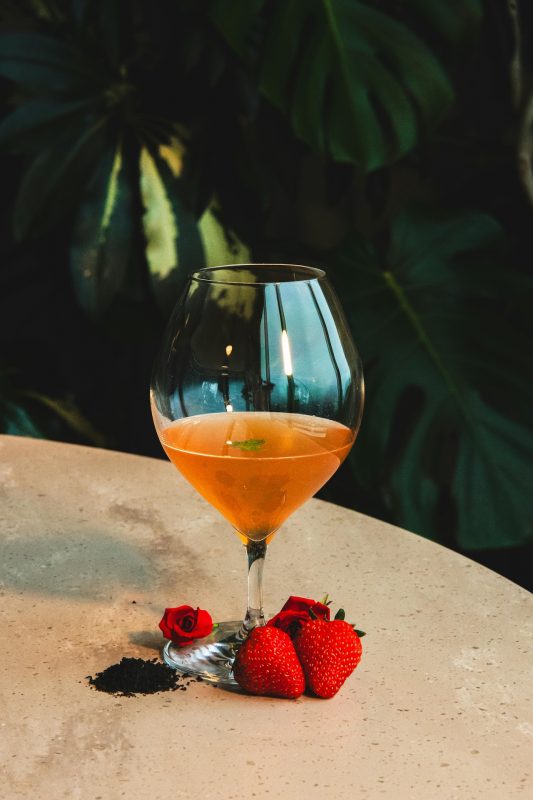 Rose and lychee cooler - one of our 9 delicious non-alcoholic cocktails to try this festive season (Photo credit: Pexels)