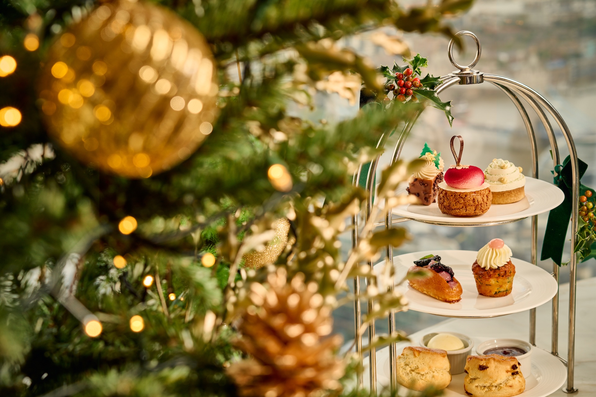 A beautifully decorated tree and Afternoon Tea at Shangri-La The Shard