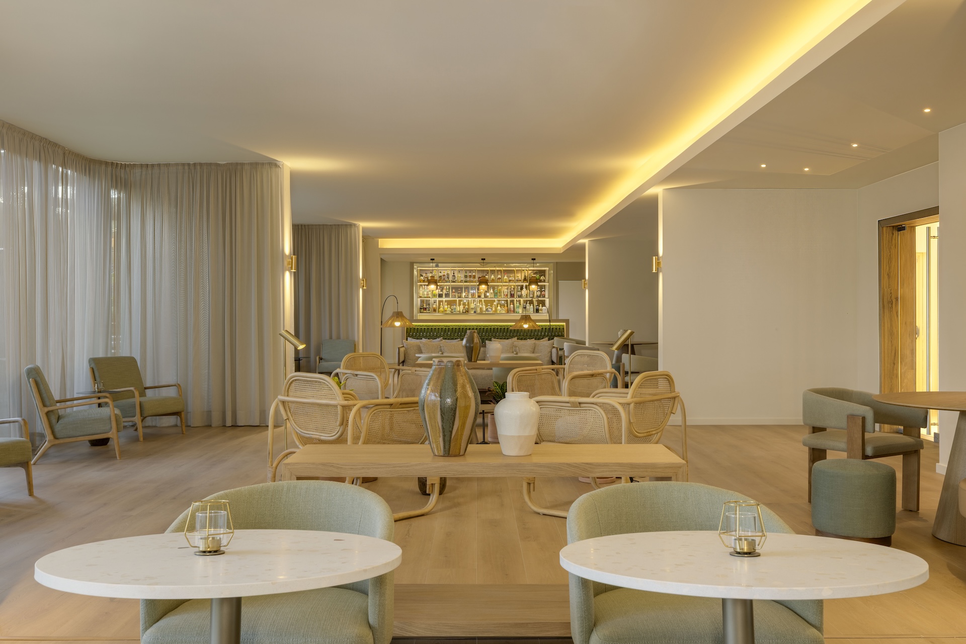 Serenity Bar at Westin Salgados evokes calm and relaxing vibes