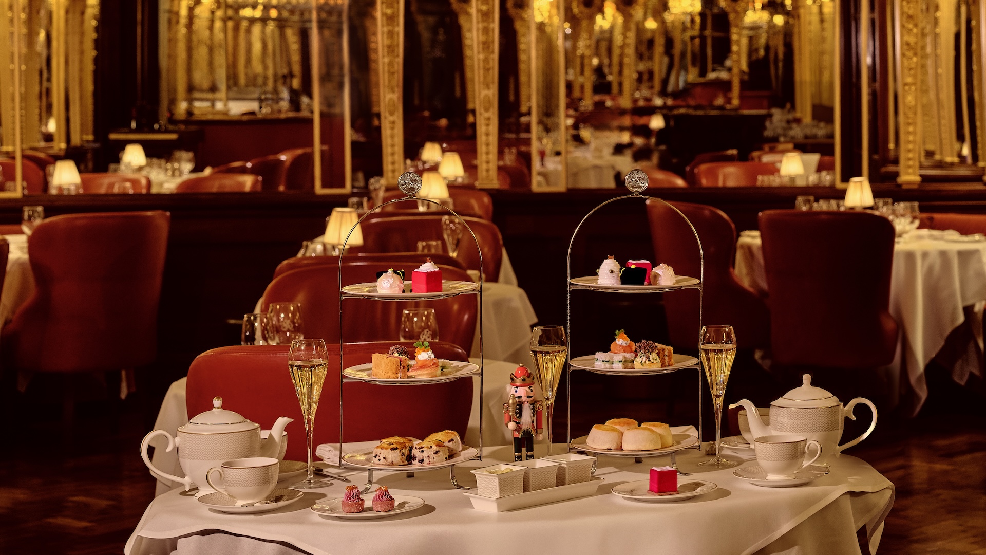 Nutcracker Afternoon Tea is accompanied by ballet performances on selected days (Photo Credit: Laurence Cannings)