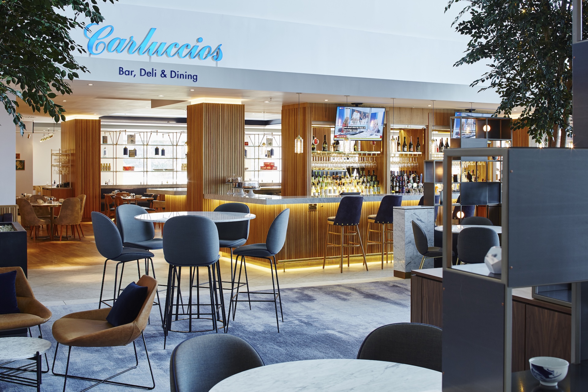 Carluccios is conveniently located in the lobby at the London Marriott Heathrow Hotel