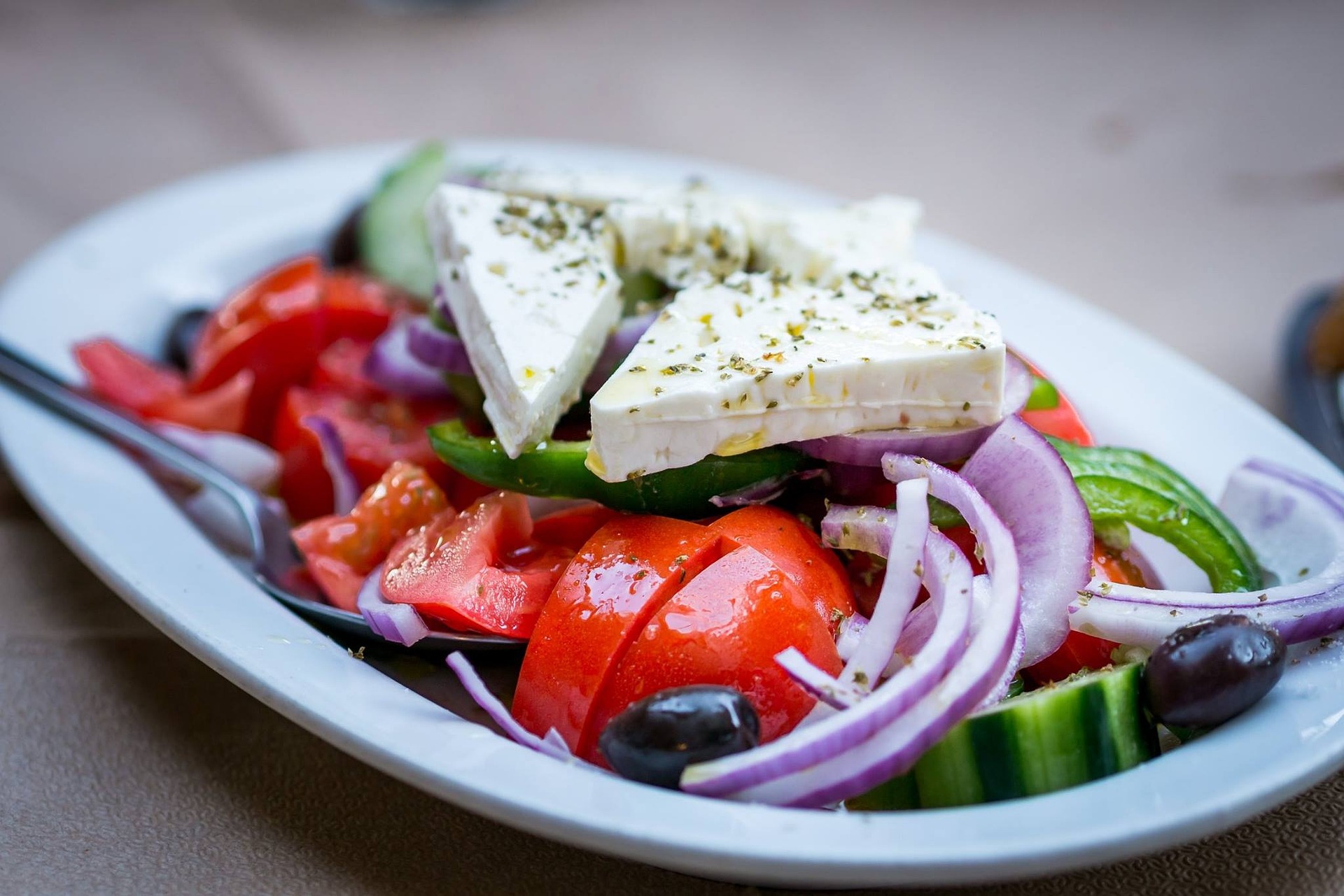 Moussaka, souvlaki and of course the famous Greek salad - the food in Greece is quite special