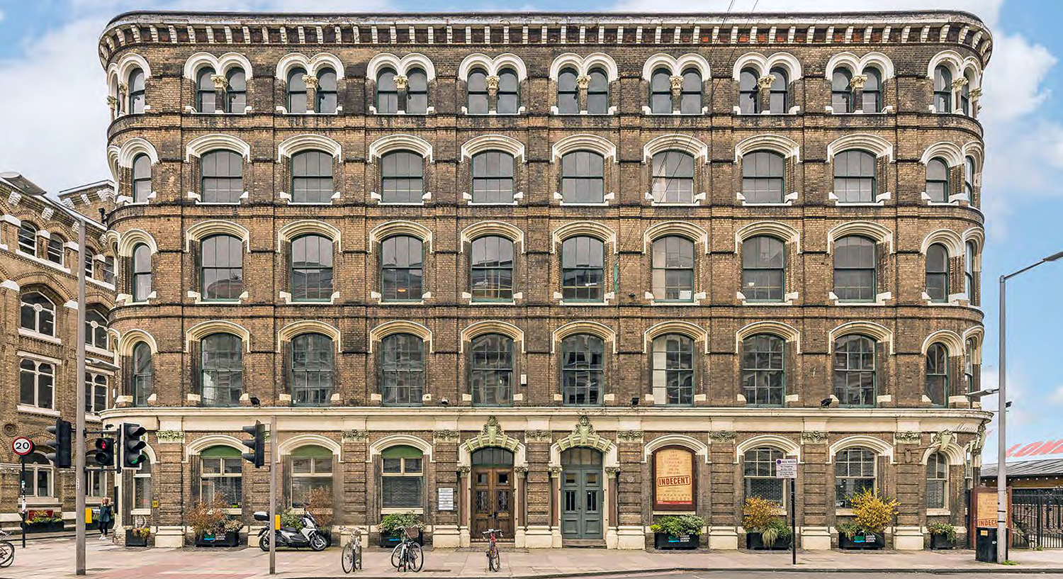 NEW OPENING - Lady of the Grapes - London Bridge