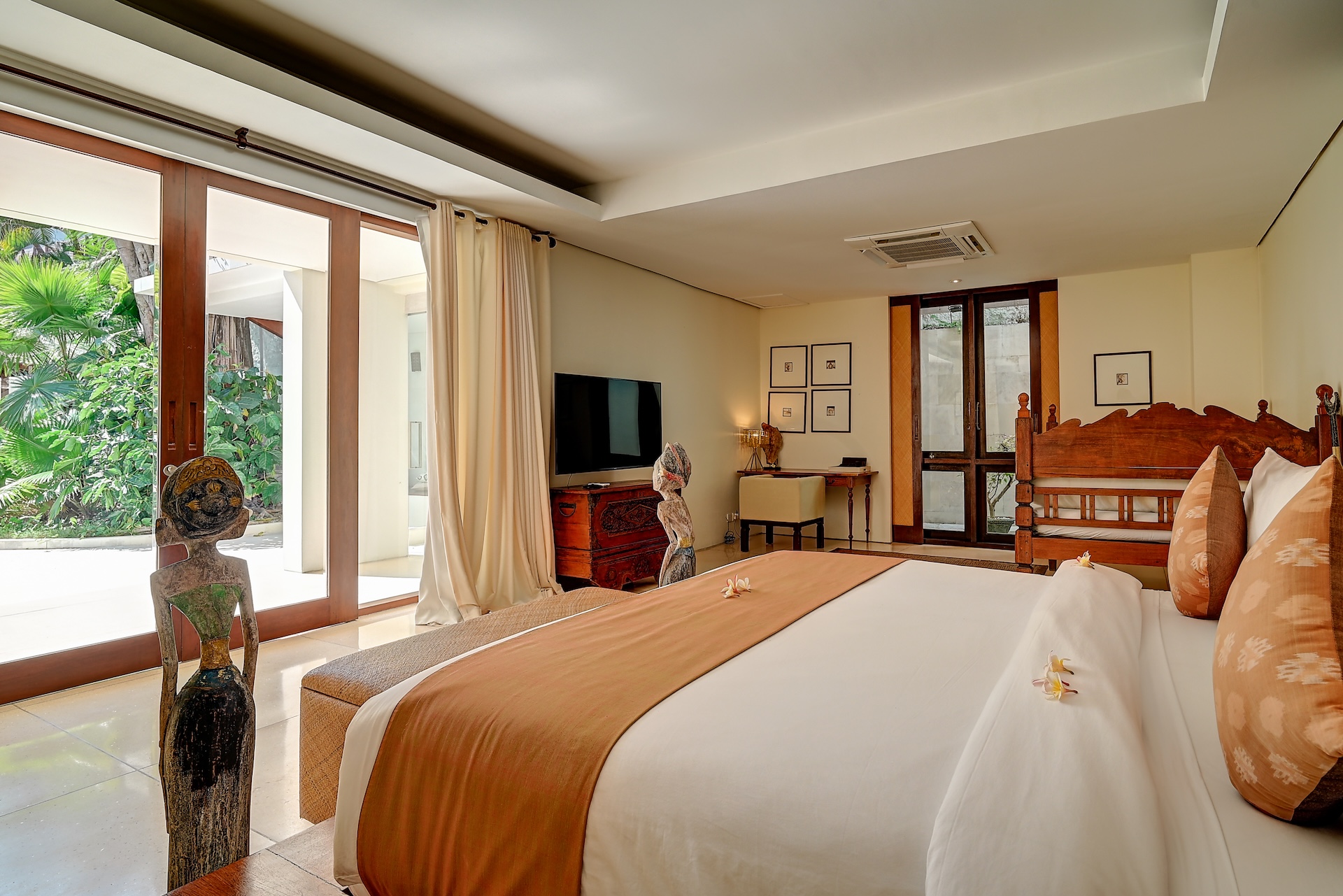 The master bedroom is incredible. Definitely one to stake your claim on when booking Casa Evaliza! 