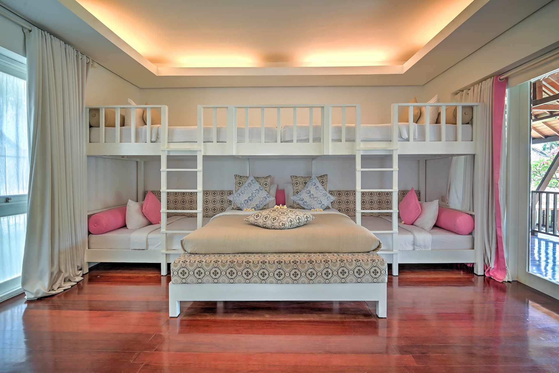 Every one of Casa Evaliza's bedrooms are amazing. Check out the bunk bed room which sleeps 5 children or 4 teenagers comfortably