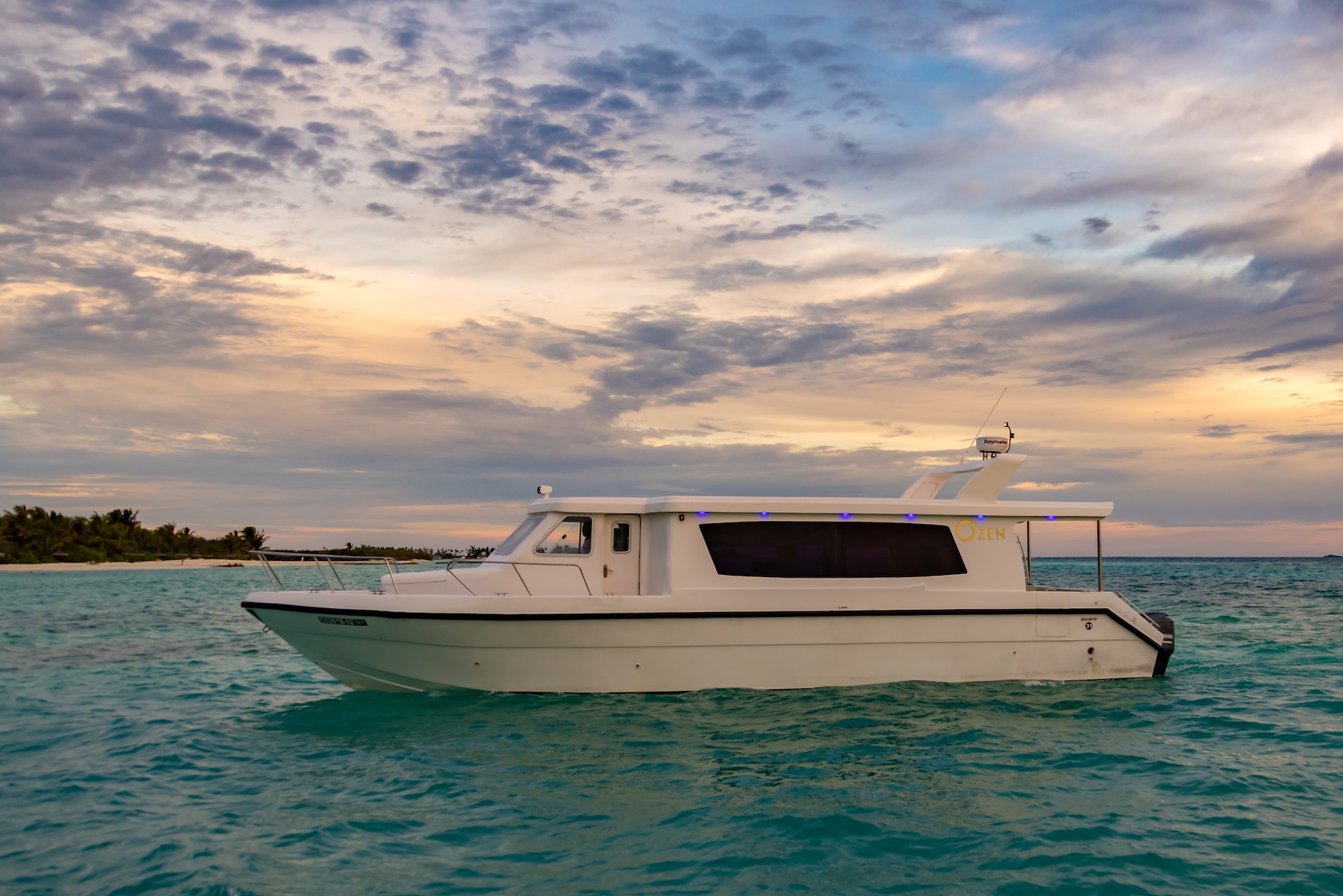 Start your journey as you mean to go on with a luxury speedboat transfer