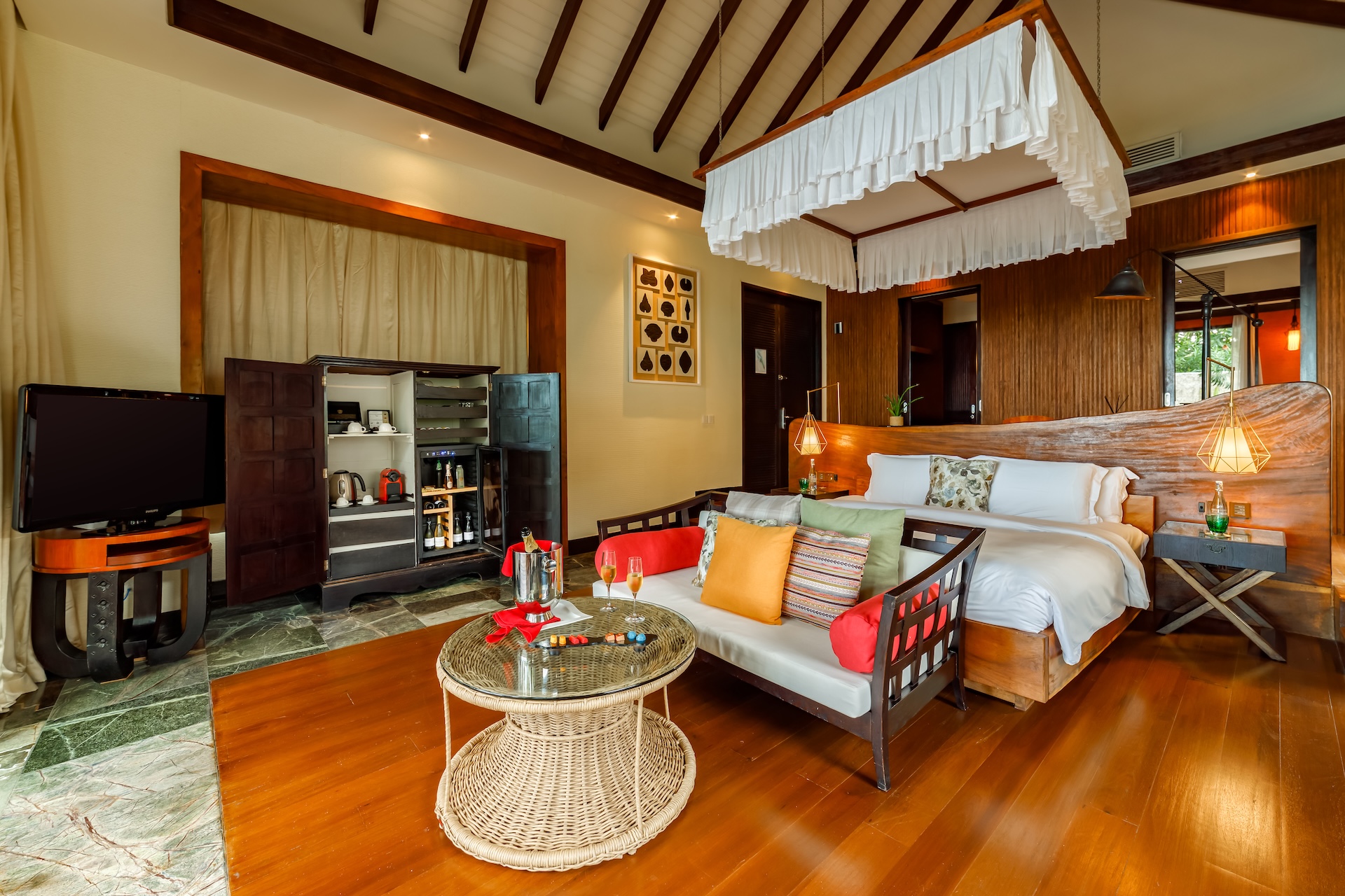 Earth Pool Sunset Villa at Ozen Reserve Bolifushi